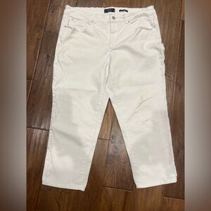 Ladies white Charter Club capri jeans size 14